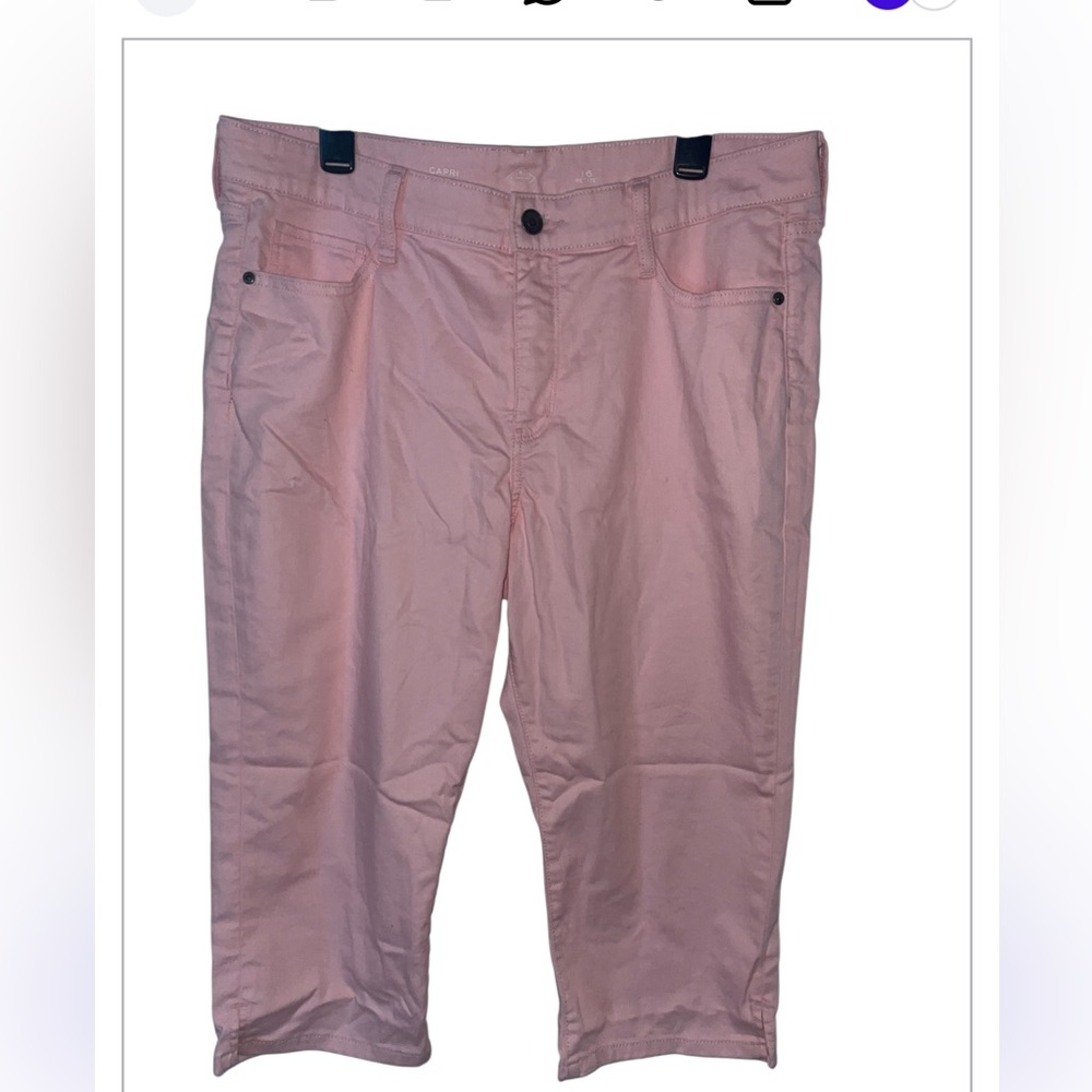 St. John's Bay Light Pink Capri Pants